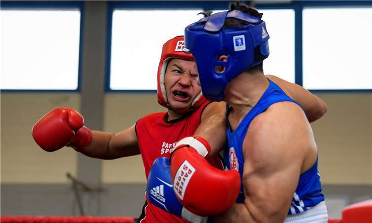 Efecan Atac (in rot) kämpfte wie ein Löwe. Foto: Daniel Schäfer / DAS Sportfoto