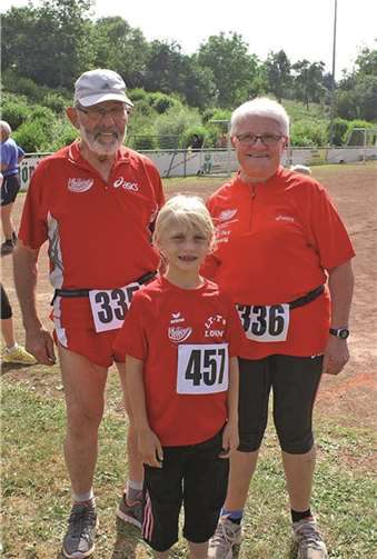 Egon Löhr, Leonie Kupser und Ursula Müller in Rhens.privat