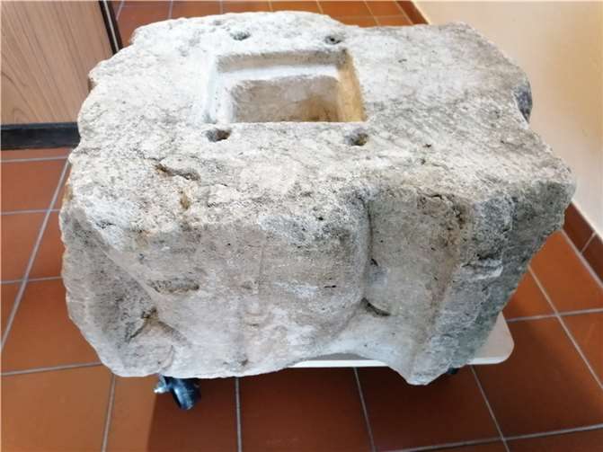 Ehemaliger Reliquienstein.  Foto: Walter Pies