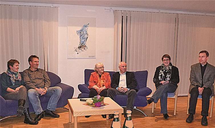 Ehepaar aus Berkum, Ehepaar aus Pech, Pfarrerin Kathrin Müller, Pater Christian Modemann SJ. privat