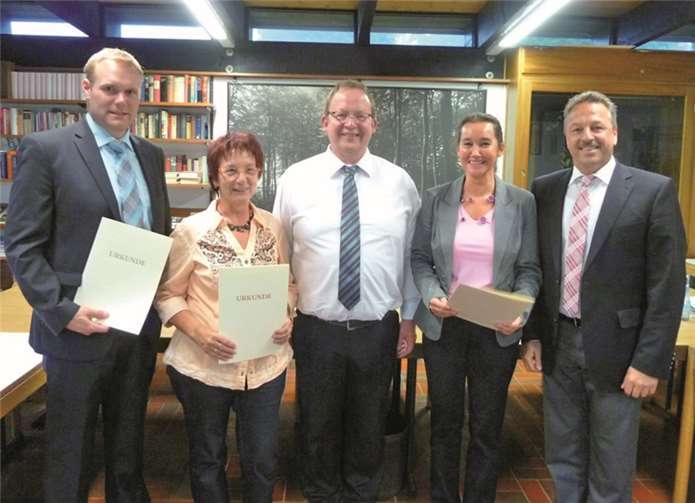 Ehlscheids neue Ortsspitze: Erster Beigeordneter Christoph Cravatzo, zweite Beigeordnete Ingelore Runkel, Ortsbürgermeister Norbert Lück, dritte Beigeordnete Marlies Becker-Kurz sowie Hans-Werner Breithausen, Bürgermeister der Verbandsgemeinde Rengsdorf (v.l.n.r.).
