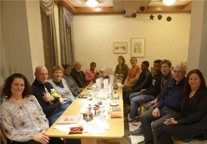 Ehrenamtlich Aktive der Initiative folgten der Einladung zu einer Dankeschön-Feier.  privat