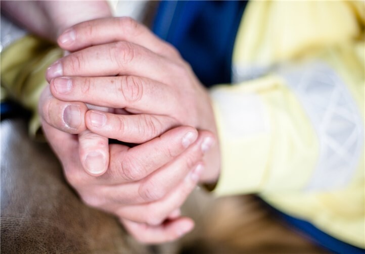 Ehrenamtliche Einsatzkräfte begleiteten Angehörige, Opfer und Rettungskräfte. privat