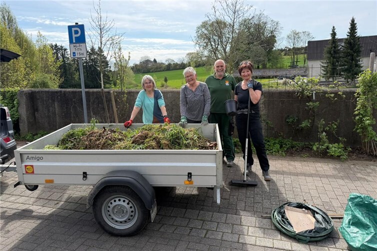 Ehrenamtliche Helfer der CDU-Ortsgruppe Bell.