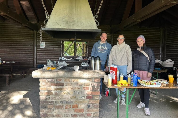 Ehrenamtliche Mithilfe am Grill