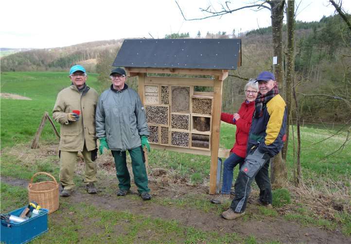 Ehrenamtlicher Einsatz wird beim Verein Schönes Immendorf e. V. groß geschrieben. Hier einige der Unermüdlichen, die immer wieder gerne mit anpacken, wenn es darum geht, etwas für die Allgemeinheit auf die Beine zu stellen.Foto: E. Böhm
