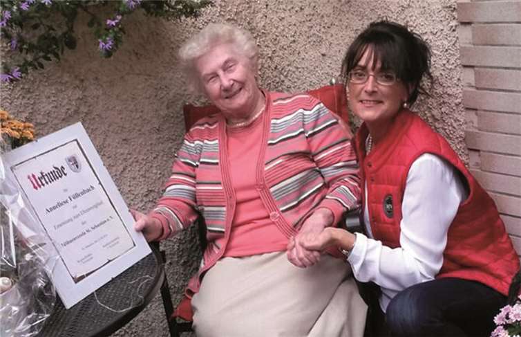 Ehrenmitglied Anneliese Füllenbach und die erste Schriftführerin Michaela Schäfer. privat