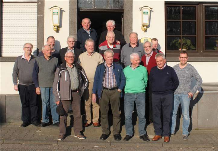 Ehrenmitglieder 2018 der Kirmesgesellschaft - Jung und Alt feiern Kirmes in Weitersburg. Privat