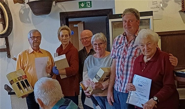 Tradition und Gemeinschaft beim Familientag Ehrenmitglieder und Jubilare standen im Mittelpunkt. Foto: VdK OV Burgen-Macken