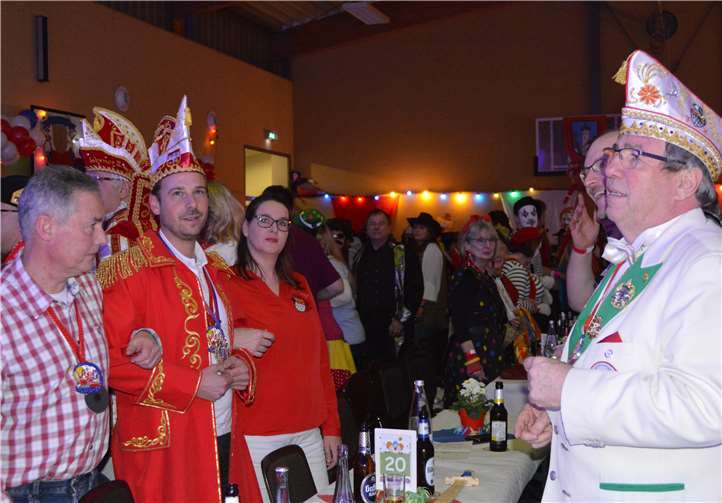 Ehrentisch mit Bürgermeister Björn Ingendahl.