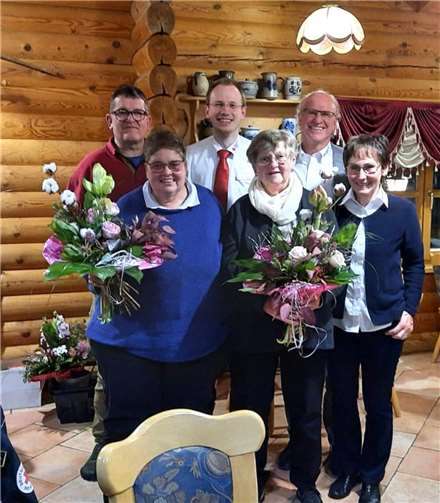 Ehrung Beate Schmitz und Marianna Reuschenbach.  Foto: privat