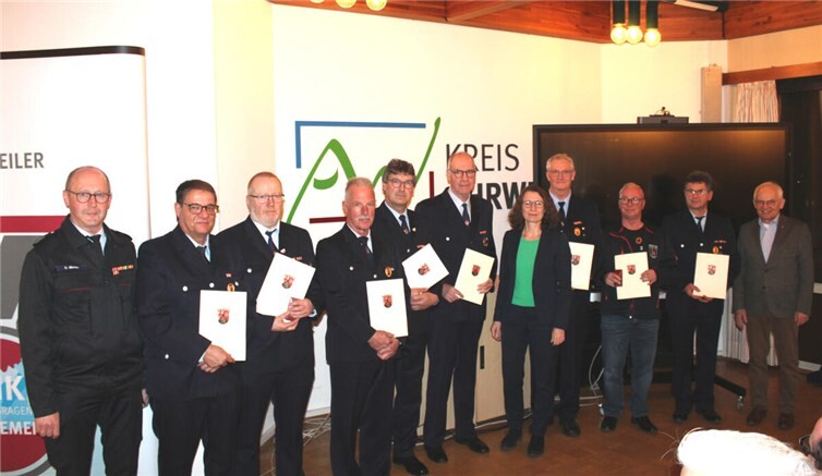 Ehrung der Feuerwehrleute aus der VG Adenau 