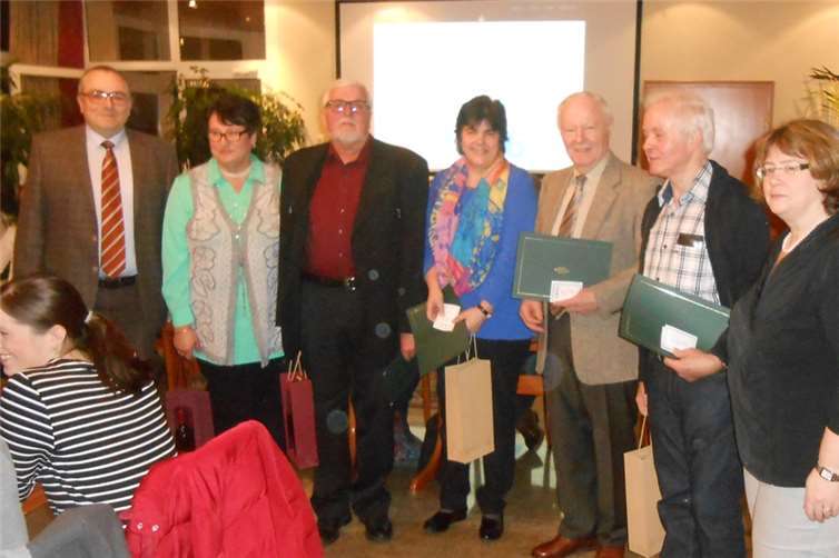 Ehrung der Jubilare (v. l.): Vorsitzender Jürgen Maurer, Cilli und Heinz Schäfer, Michaela Mutschall, Peter Maurer sen., Alfred Sonntag und Petra Präder. privat