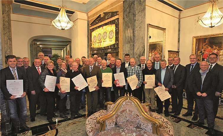 Ehrung der altgedienten Meister.