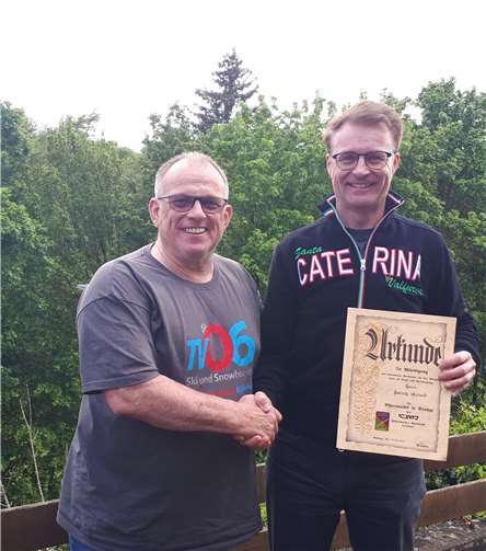 Ehrung für Patrick Weiland (r.). Foto: privat