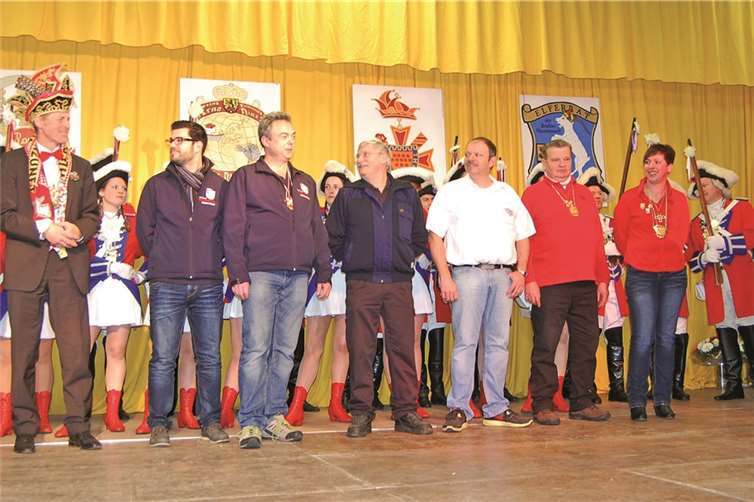 Ehrung für langjährige Helfer des Brohler Karnevals.