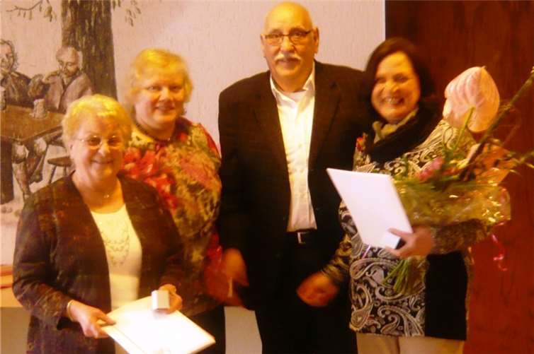 Ehrung für vier Jahrzente Mitgliedschaft (v. l.): Gerti Mülhöfer, Dagmar Schermuly, Manfred Strauch und Roswitha Geilich. privat