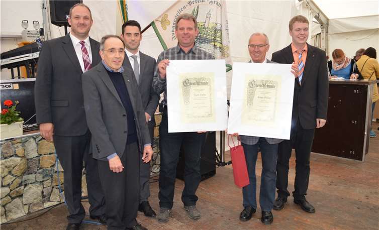 Ehrung v.l.: Leutnant Bastian Ehlert, Präses Pastor Johannes Steffens, Hauptmann Florian Stadtfeld, Guido Fuchs, Klaus Blüher und Präsident Marc Boes.AB