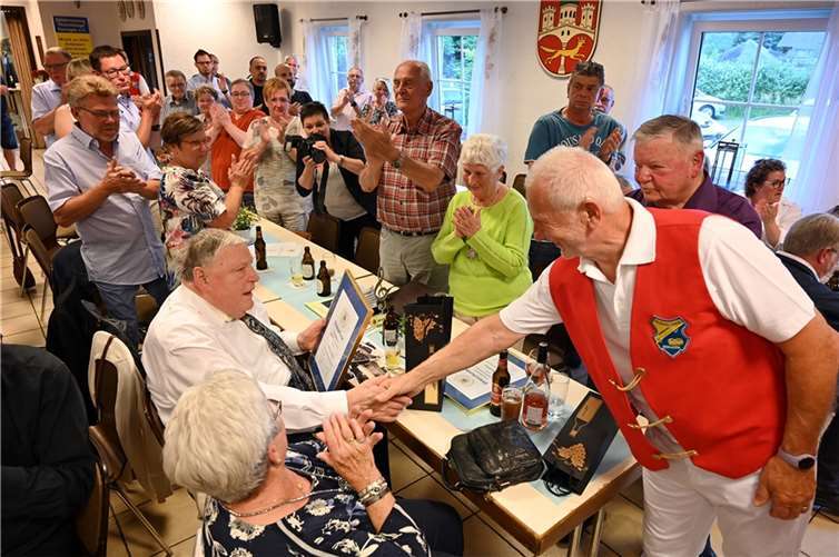 Ehrung von Heinz Nürenberg.