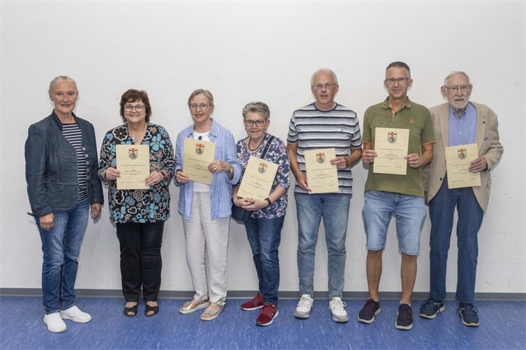 Ehrungen anlässlich der Mitgliederversammlung der CTG Koblenz 1880: v.li. Monika Sauer, Ursula Korffmann-Singer (60 Jahre), Hilde Jellinek (50 Jahre), Marianne Lörsch (40 Jahre), Michael und Jürgen Kazmarek (50 Jahre), Siegmar Störmer (65 Jahre).