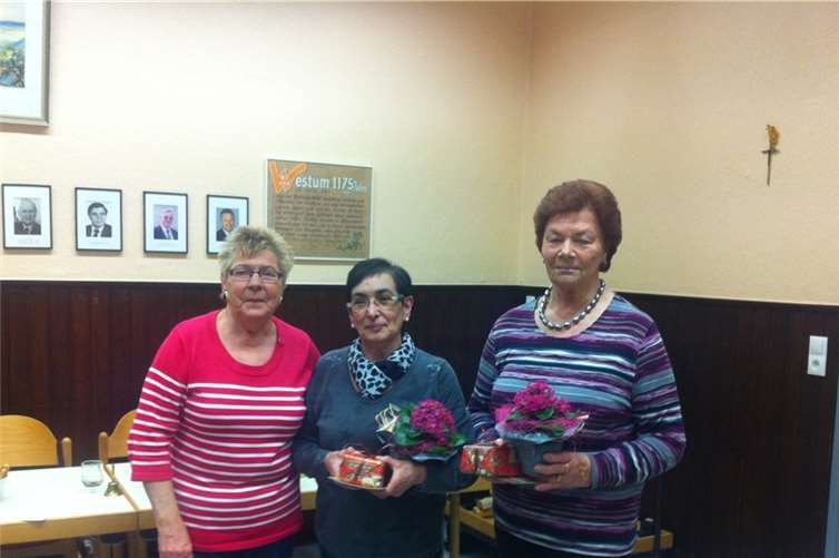 Ehrungen bei der KfD in Westum: (v.l.n.r) Maria Stommel, Elfriede Herges, Rosi Alfter. privat