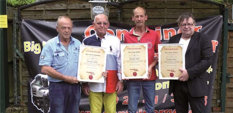 Ehrungen und runden Geburtstag feierten von links Dieter Steinmetz, Peter Josef Geller, Ernst Kuhlen und Peter Geller. WM