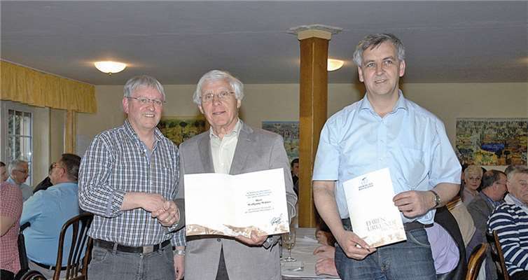 Ehrungen vom Sportbund Rheinland (v.l.) Wolfgang Winter, Sportkreisvorsitzender Fritz Langenhorst, Jürgen Baur.