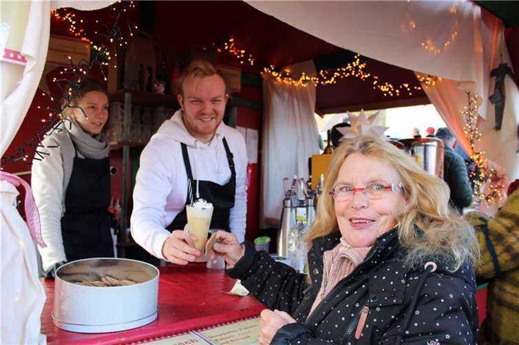 Eierlikörpunch mit Sahne –da schlagen Genießer-Herzen höher.