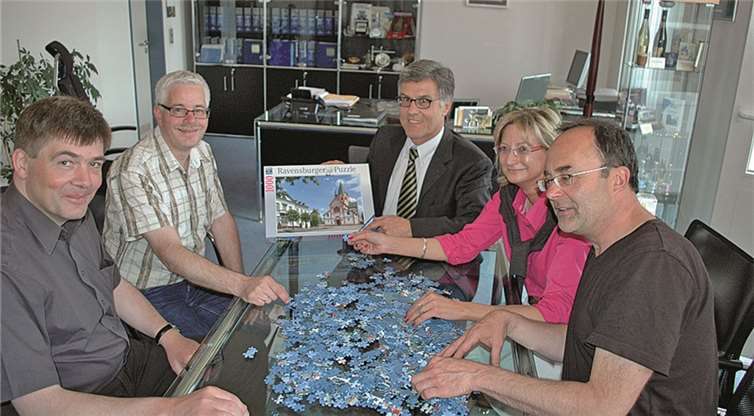 Eifrig beim Sinziger Puzzeln (v.l.n.r.): Achim Thieser, Dirk Sauer, Wolfgang Kroeger, Silvia Mühl und Benno Schneider. BL