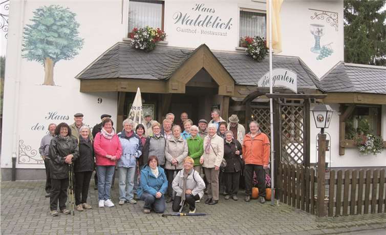 Eifrig wanderten die Sänger. privat