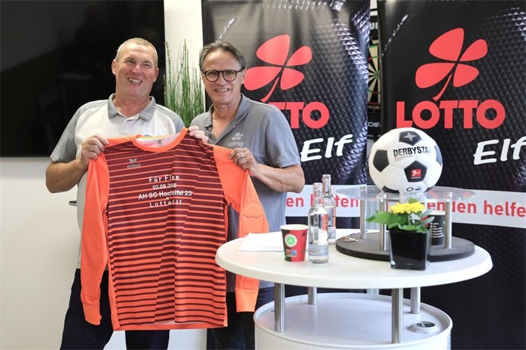 Benefiz-Fußballspiel der LOTTO-Elf RLP gegen die AH der SG Hocheifel 23 im Eifelstadion Adenau 