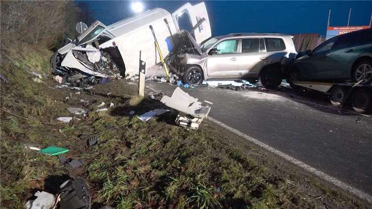 Ein 19-Jähriger starb bei dem schweren Unfall.  Foto: Winkler TV