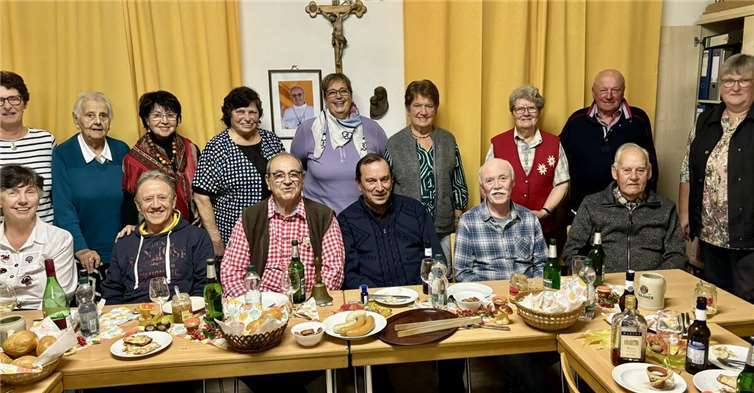 Ein Abend voller Melodien: Der Kirchenchor feierte Erntedank. Foto: privat