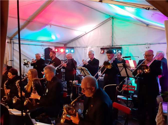 Ein Abend voller Musik und Genuss: Big Band Mülheim trifft auf Bopparder Weinkultur. Foto: Big Band Mülheim