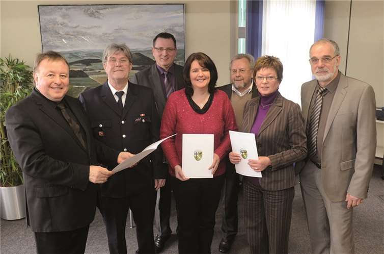 Ein Abschied, zwei Dienstjubiläen und ein Geburtstag im Kollegenkreis: Dr. Jürgen Pföhler (vorne von links), Walter Büscher, Kornelia Müller, Juliane Koch und Josef Hommen (rechts). privat