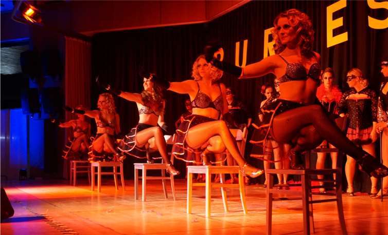 Ein Augenschmaus und der famose Abschluss des Abends bildete das Damenballett unter dem Motto „Burlesque“.privat