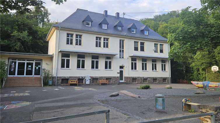 Ein Ausbau der zuletzt als städtische Wohnungen genutzten Räume im 1. Obergeschoss und im Dachgeschoss kann die Anmietung des Mehrzweckmoduls aus Sicht der SPD überflüssig machen.