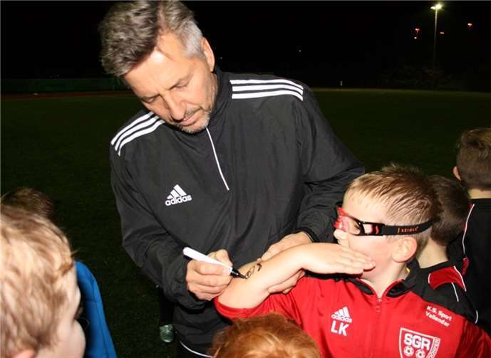 Ein Autogramm vom Superstar Frank Elser. privat