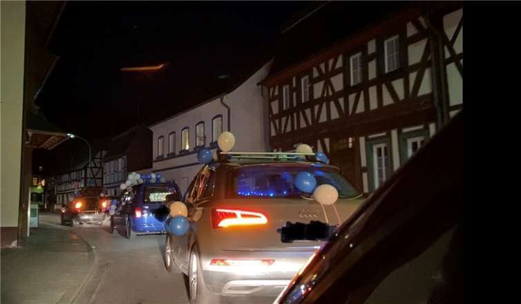Ein Autokorso ersetzte den Mondscheinumzug in Bad Bodendorf. Foto: privat