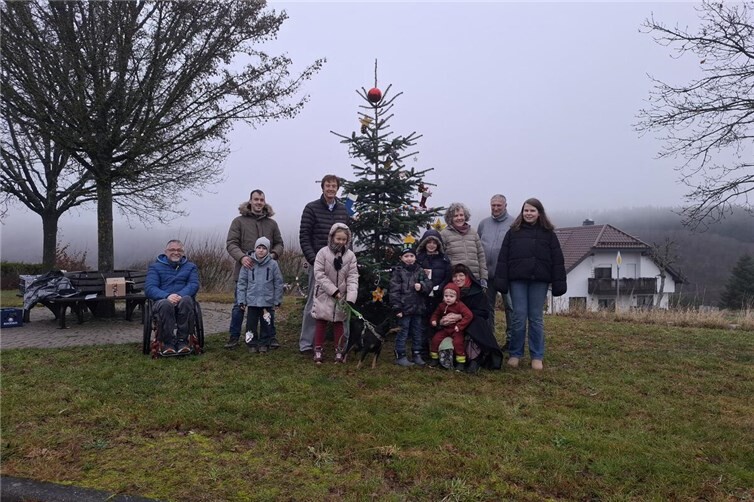 Ein Baum voller Erinnerungen und neuer Kunstwerke. Fotos: Hannah Holzem