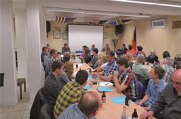 Ein Blick in den gut gefüllten Versammlungsraum.privat