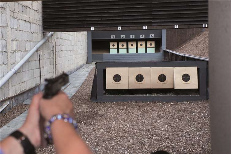 Ein Blick in den neu renovierten Großkaliber-Pistolenstand.