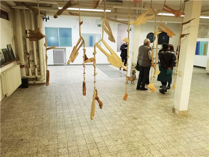 Ein Blick in den vorderen Ausstellungsraum.