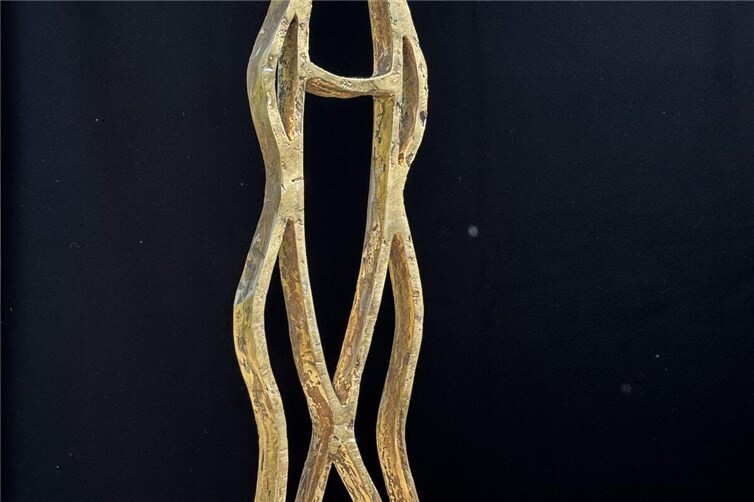 Ein Bronzemodell (Fisch der Hoffnung zwischen Wellen) im Maßstab 1 zu 5 für eine 3 m Hohe Bronzeskulptur. Bildhauer Matthias Bertram