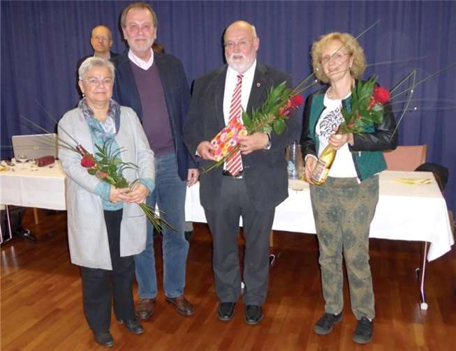 Ein Dank an die scheidenden Mitglieder Christel Klöckner, Dieter Klöckner MdL und Christa Weichert. Es fehlt Ingrid Meyer-Haake.