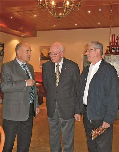 Ein Dankeschön erging an Vizechorleiter und Ehrenmitglied Willi Baulig für seinen unermüdlichen Einsatz in den vergangenen Jahren.privat