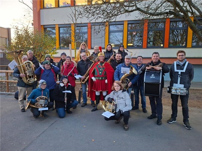 Ein Dutzend Musiker sagte kurzfristig zu, den Rüngsdorfer St. Martin musikalisch zu begleiten. Foto: privat