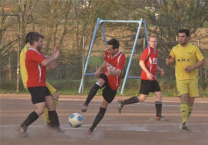 Ein Eigentor der Arzheimer brachte dem TuS Kettig zumindest noch das Unentschieden.privat