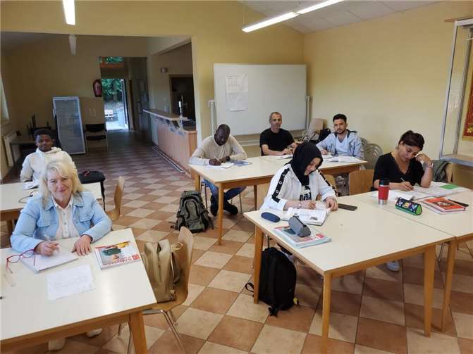 Ein Einstieg in den laufenden Kurs ist für weitere Teilnehmende mit ersten Deutschkenntnissen und einer gültigen Teilnahmeberechtigung weiterhin möglich.. Fotos: Selters