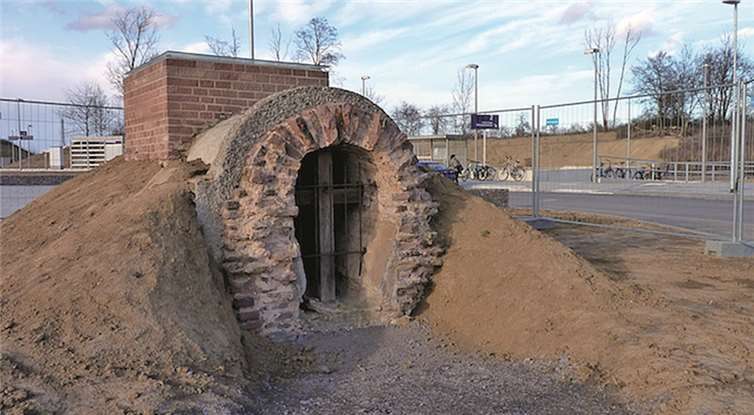 Ein Einstiegsschacht zum Römerkanal. Heinrich Pützler